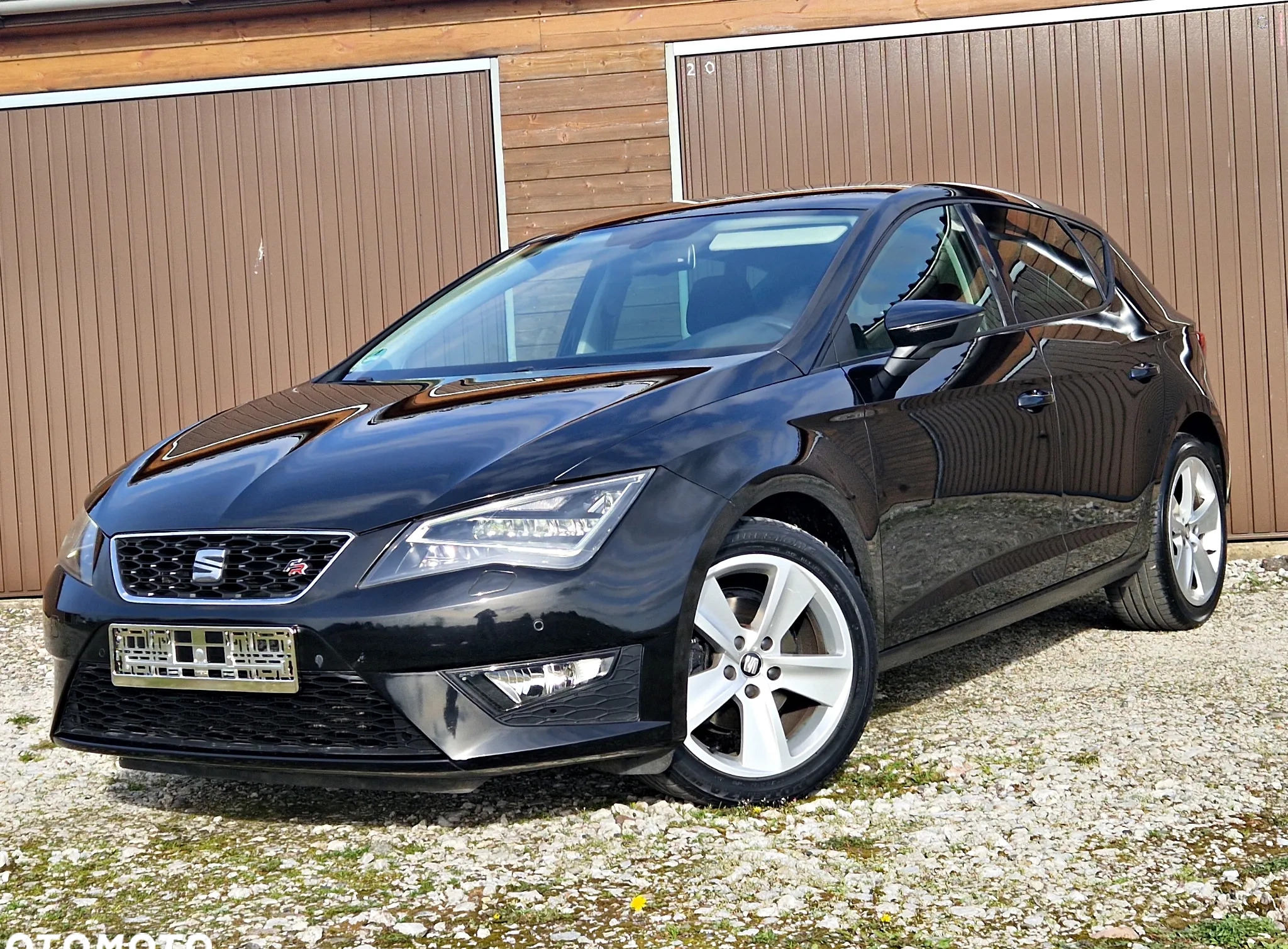 Seat Leon cena 47900 przebieg: 208000, rok produkcji 2015 z Września małe 781